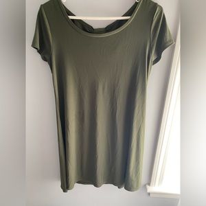 Forest green T-shirt dress size S with bow detail in back